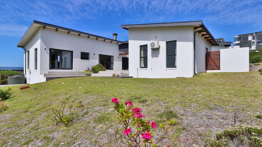 3 Bedroom Property for Sale in Stilbaai Oos Western Cape